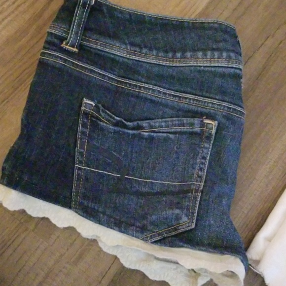 American Eagle Shorts - Picture 2 of 5